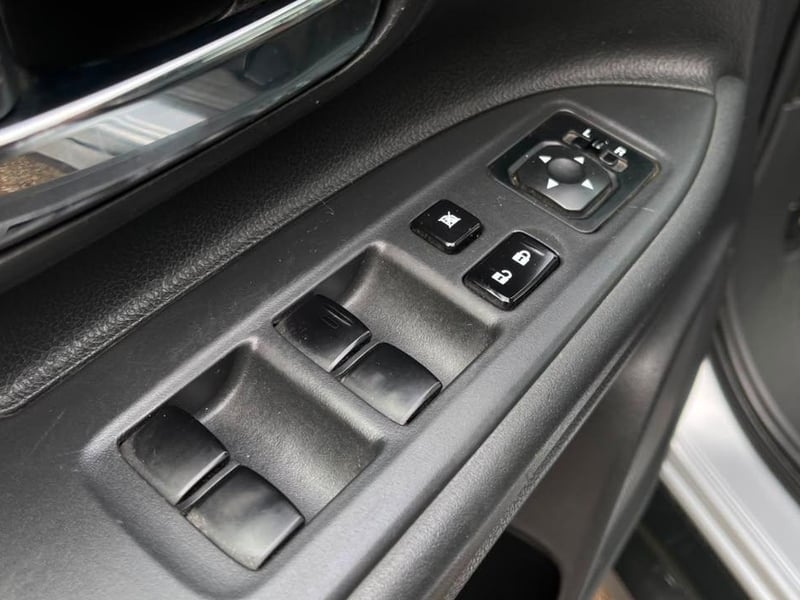 Mitsubishi OUTLANDER 2014 - Imagen 14 de 18