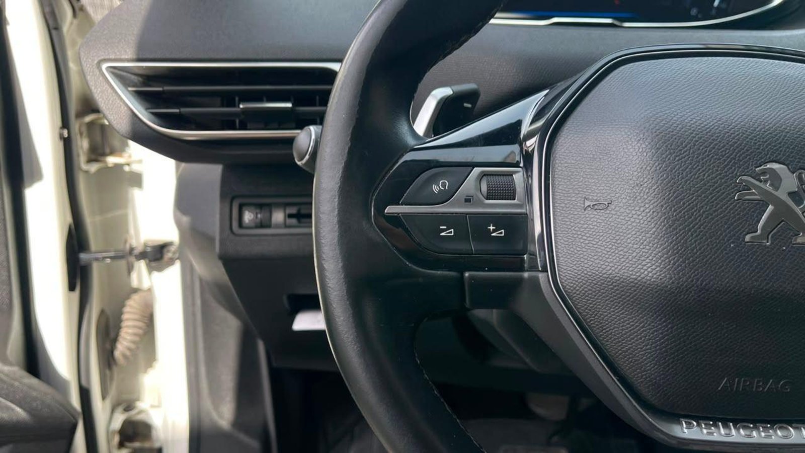 Peugeot 5008 2021 - Imagen 10 de 17