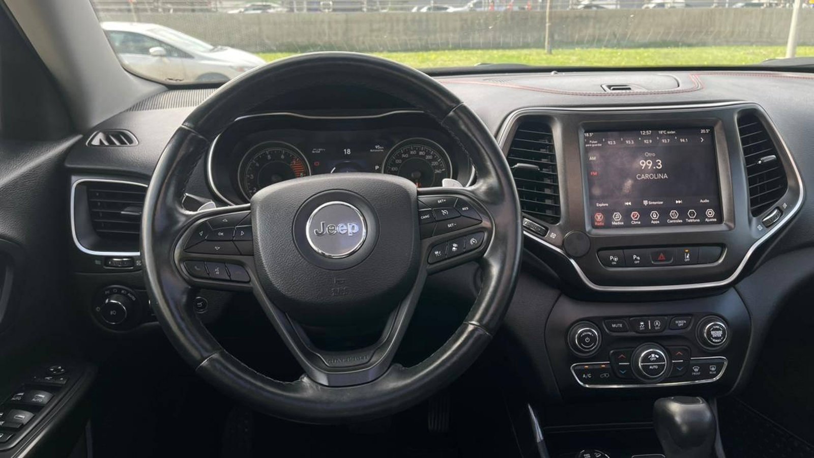 Jeep CHEROKEE TRAILHAWK 4X4 3.2 AUT 2019 - Imagen 11 de 18