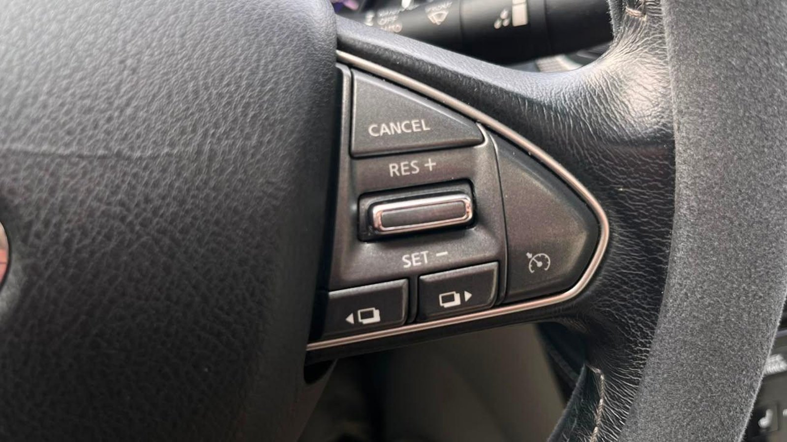 Infiniti Q50 2018 - Imagen 10 de 18