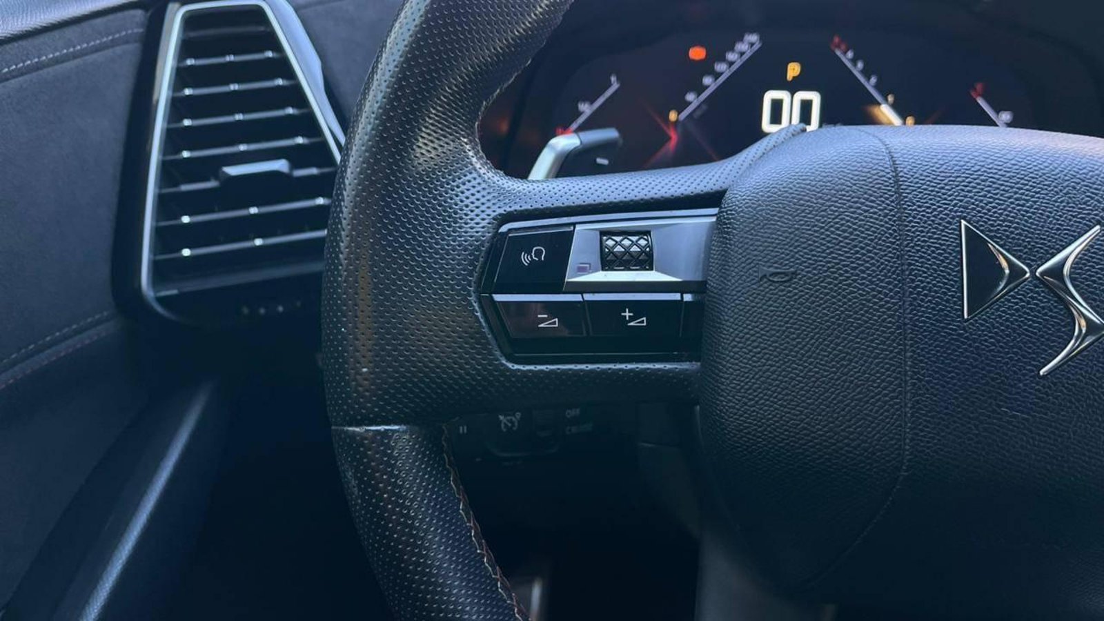 DS DS7 Crossback 2021 - Imagen 10 de 17