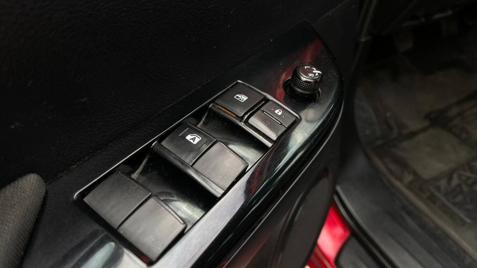 TOYOTA HILUX 2022 - Imagen 16 de 18