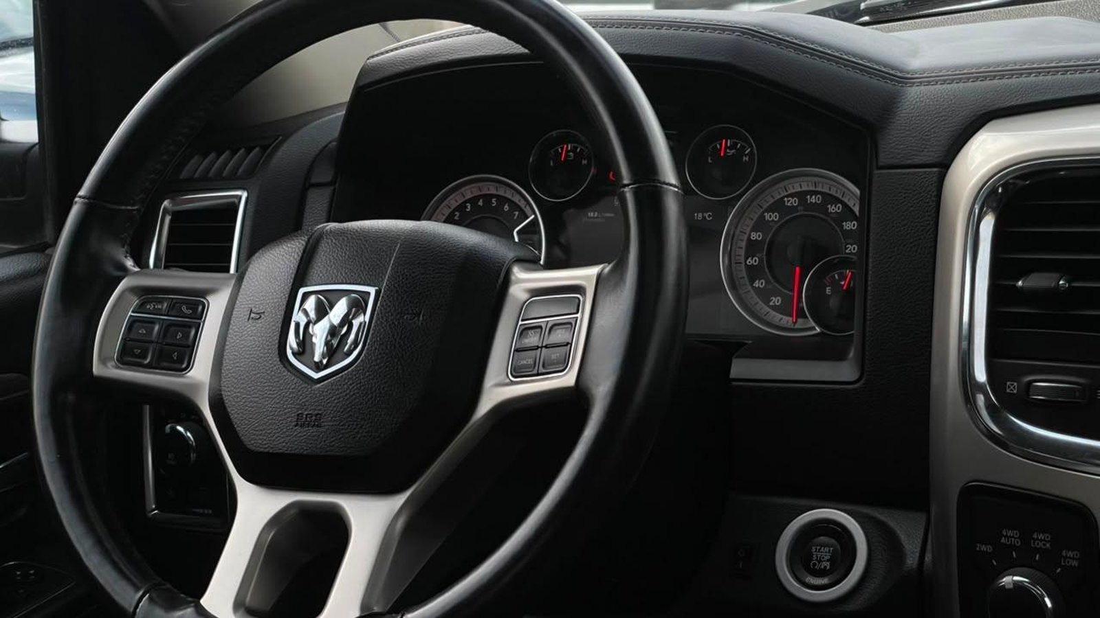 Dodge RAM 1500 LARAMIE 2017 - Imagen 8 de 16