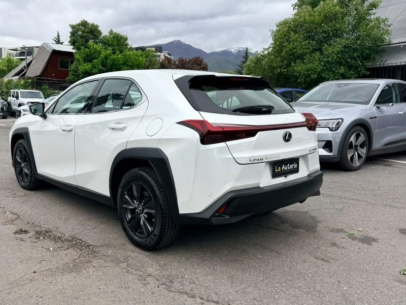 Lexus UX250H HATCH BACK 2.0 AUT 2023 - Imagen 3 de 20