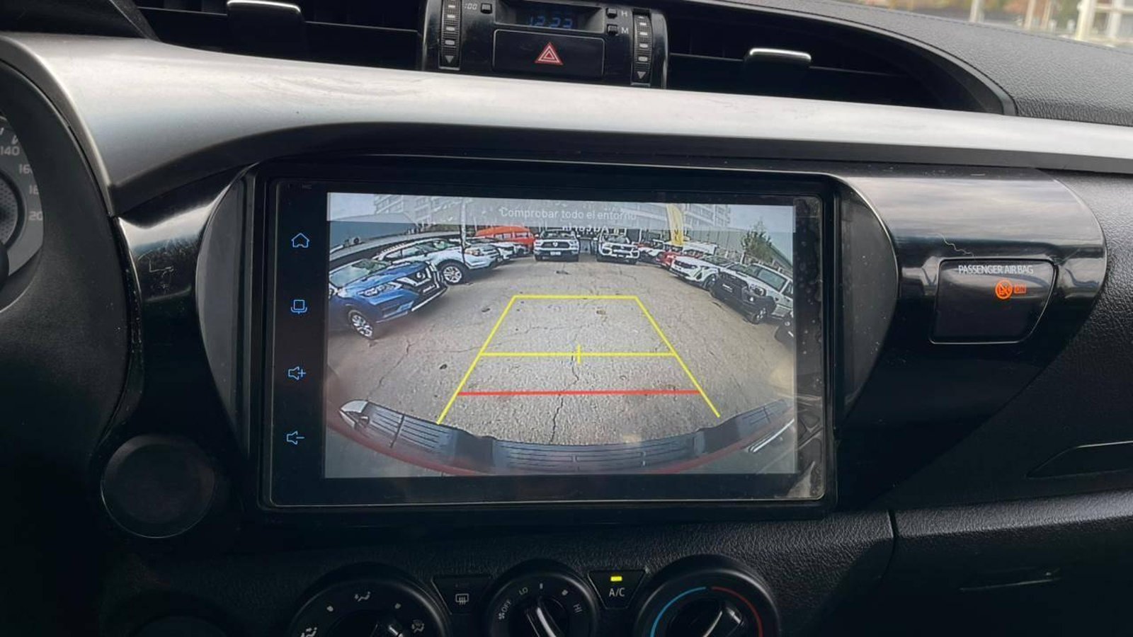 TOYOTA HILUX 2022 - Imagen 15 de 18