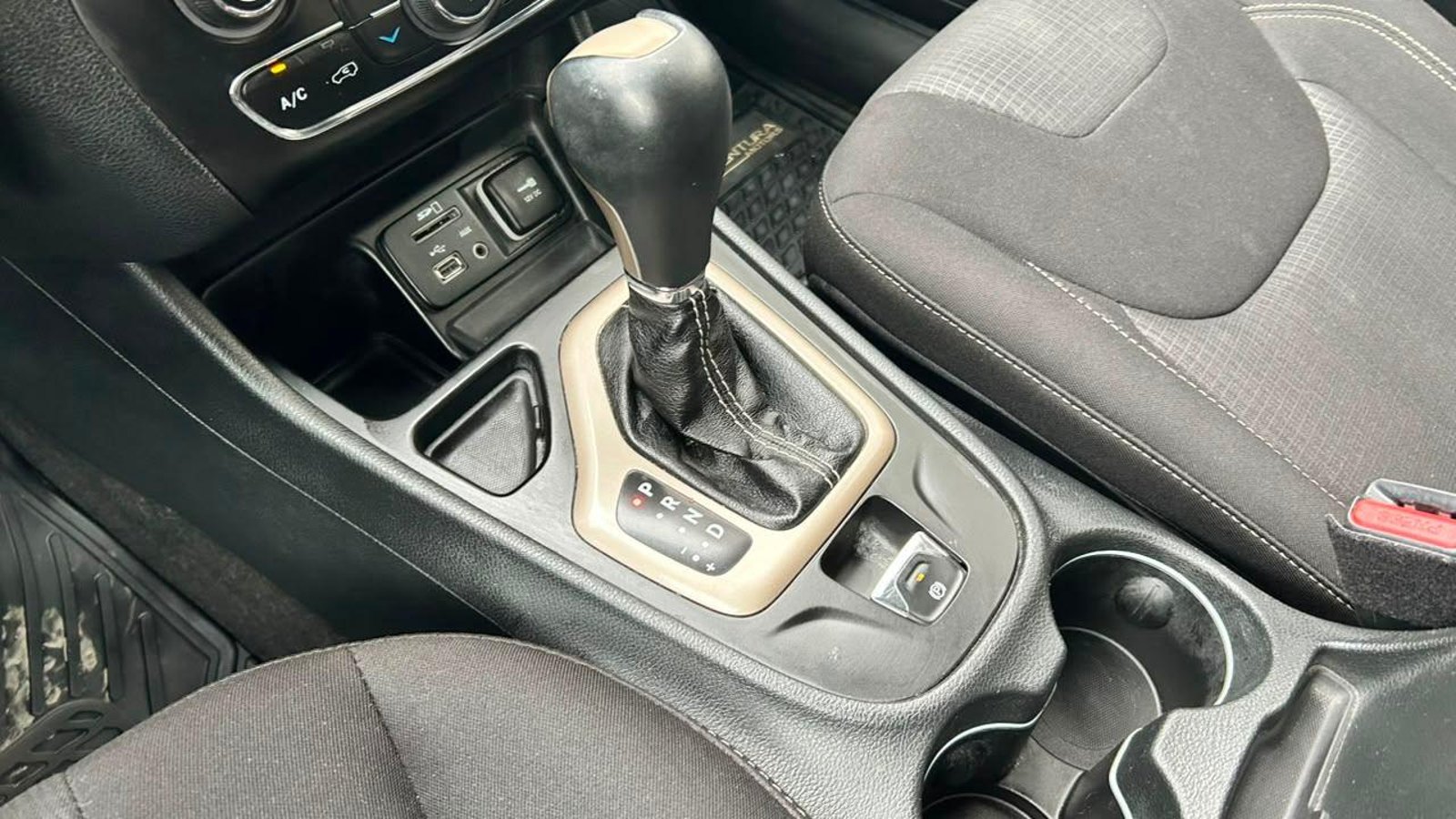 Jeep Cherokee 2016 - Imagen 16 de 20