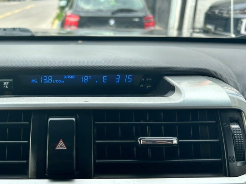 Toyota 4RUNNER 2022 - Imagen 12 de 20
