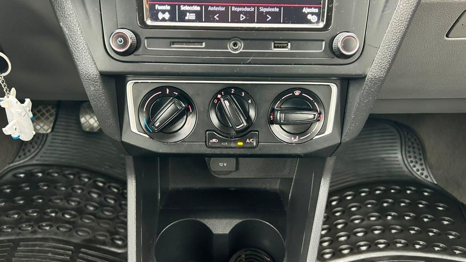 Volkswagen VOYAGE 2022 - Imagen 16 de 20