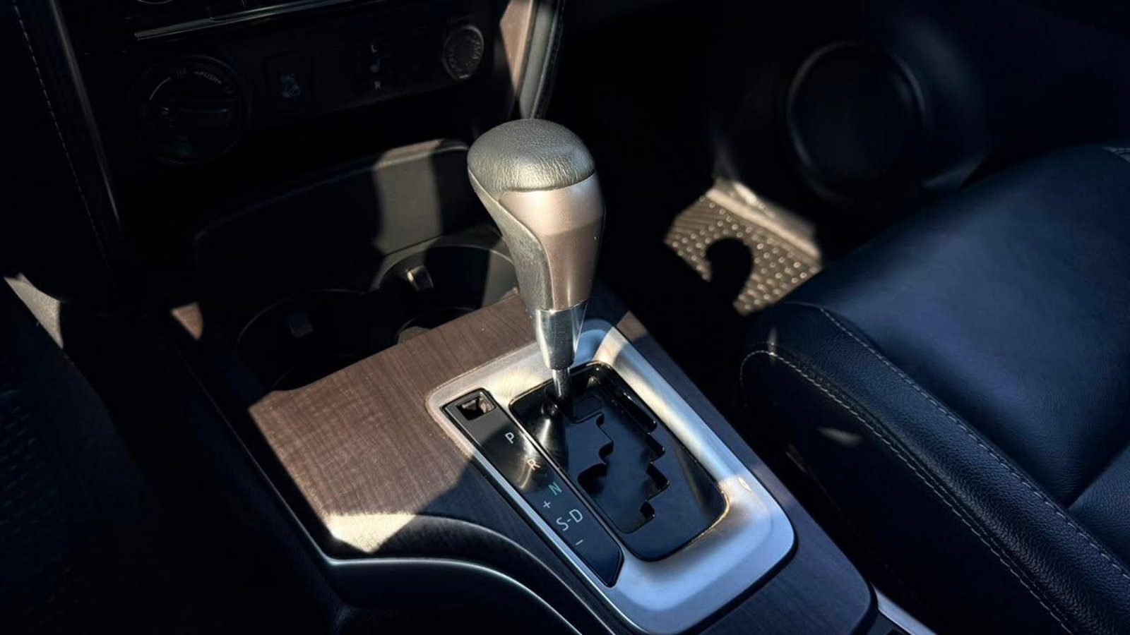 Toyota NEW FORTUNER SRX TDI 4X4 2.8 AUT 2022 - Imagen 15 de 20
