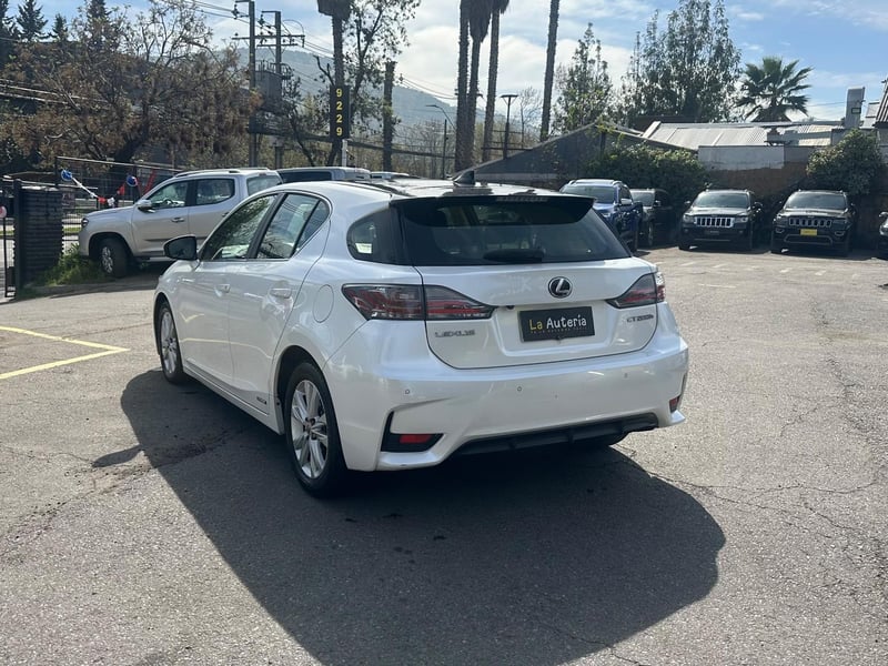 Lexus CT200H 2018 - Imagen 3 de 20