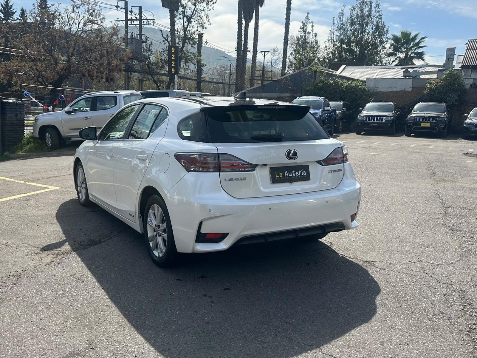 Lexus CT200H 2018 - Foto 3 de 20