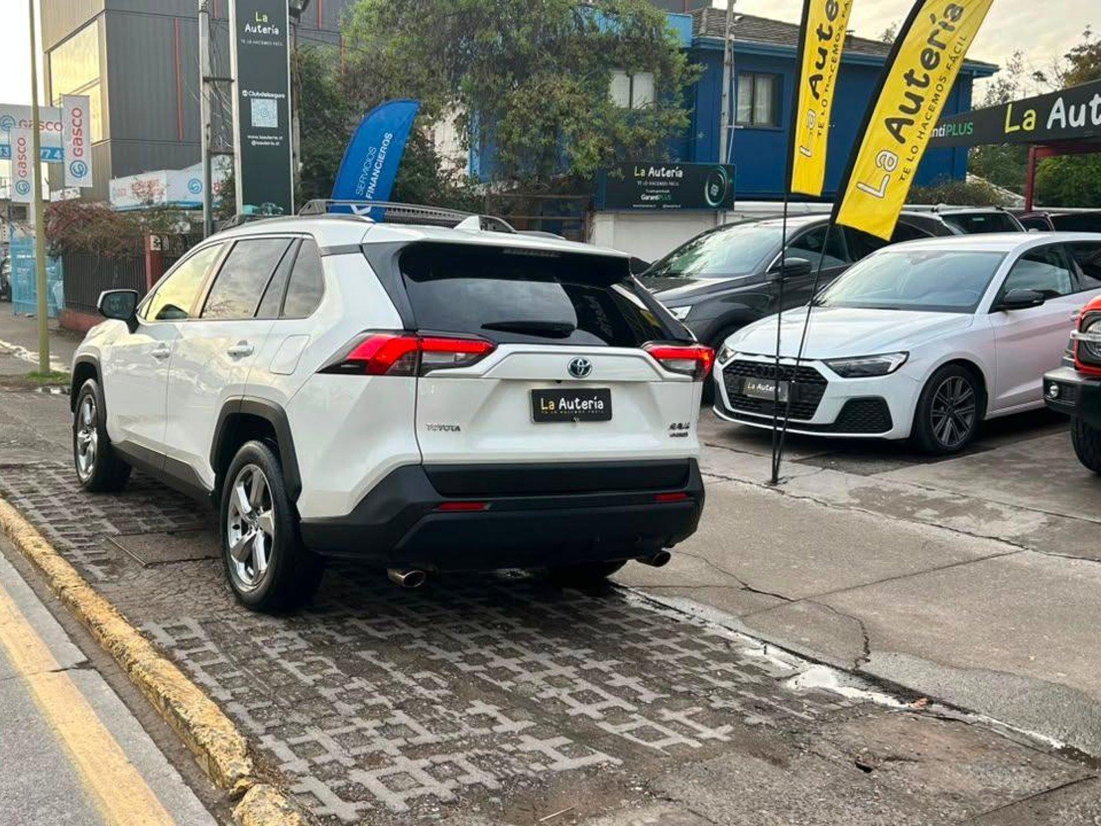 Toyota Rav4 2020 - Foto 4 de 20