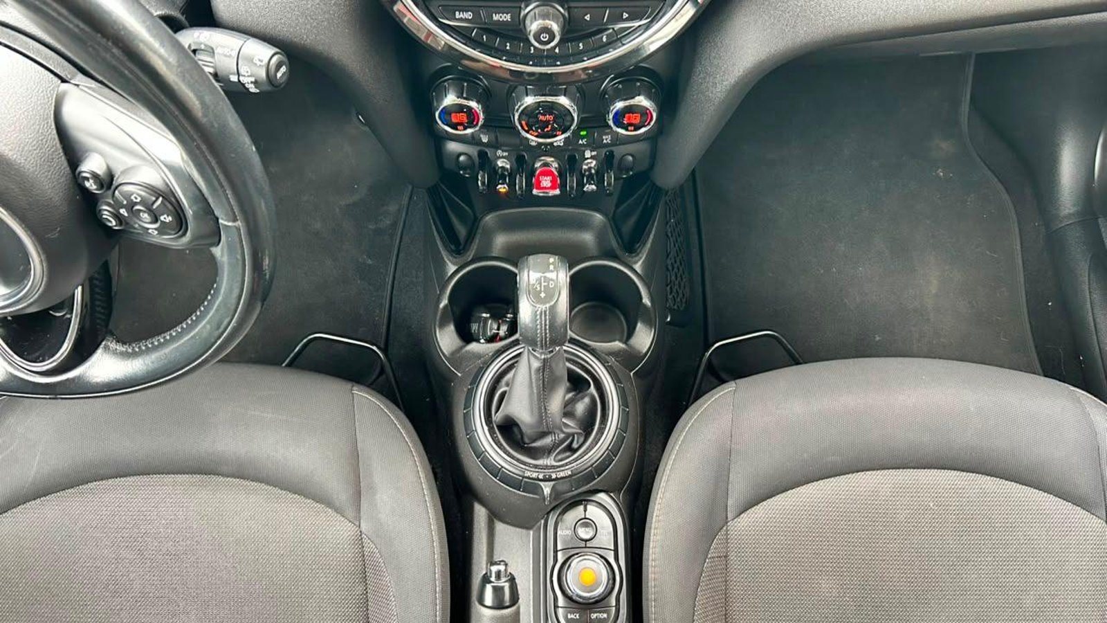 MINI F56 Cooper 2016 - Imagen 18 de 20