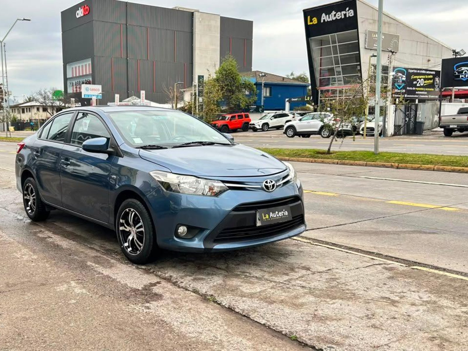 Toyota Yaris 2017 - Foto 2 de 20
