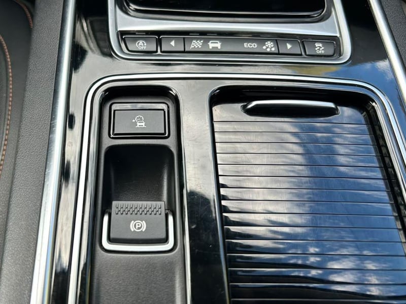 Jaguar XE 2018 - Imagen 16 de 20