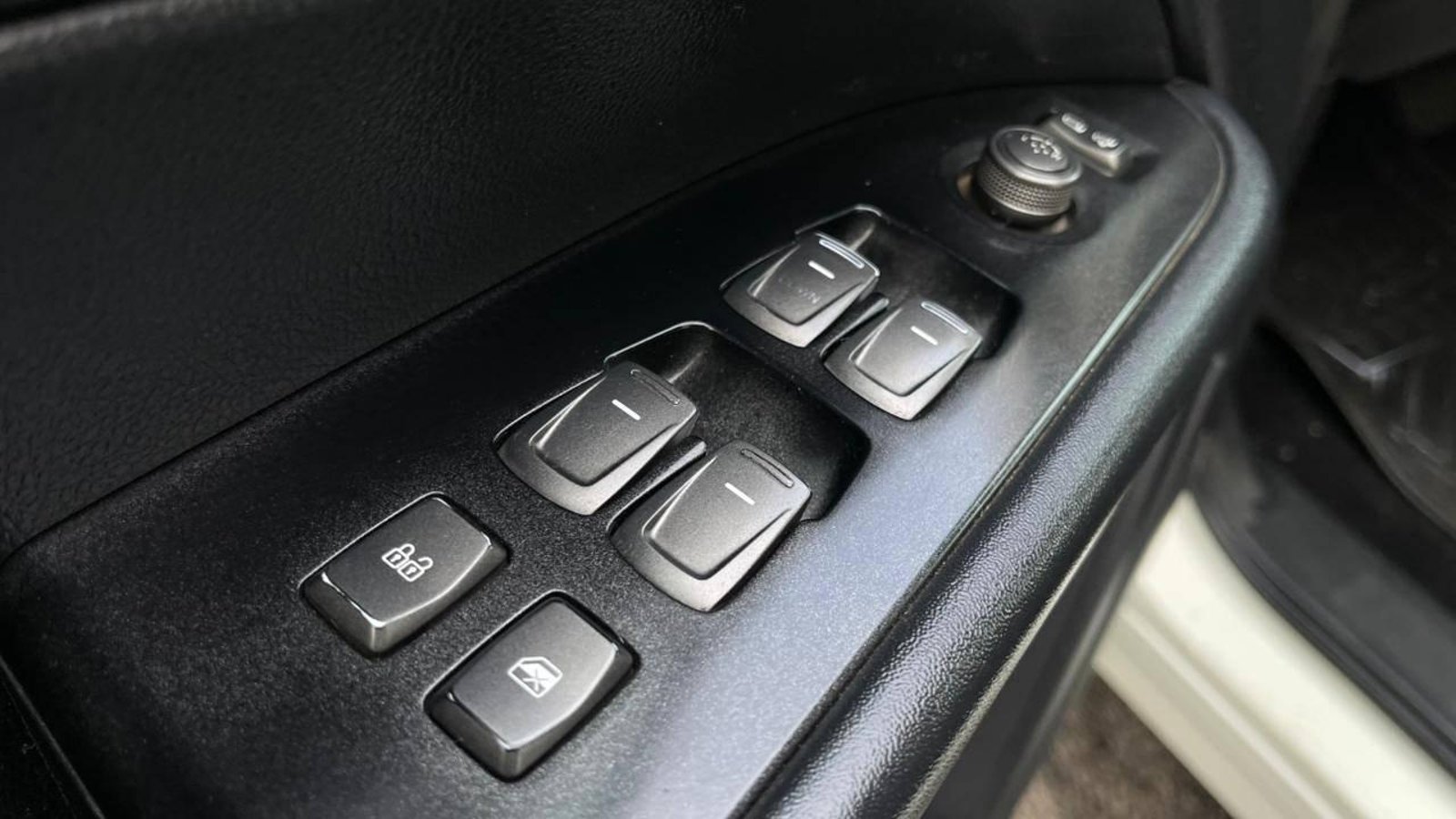 SSANGYONG NEW GRAND MUSSO GLX 2.2 AUT 2022 - Imagen 12 de 14