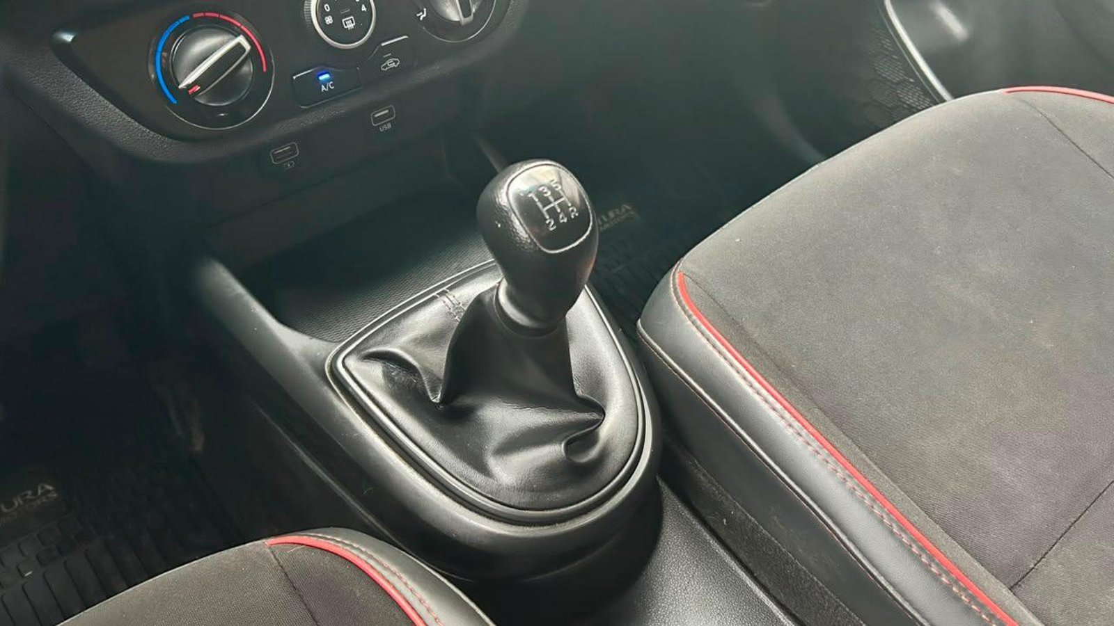 Hyundai Grand I10 2023 - Imagen 13 de 20