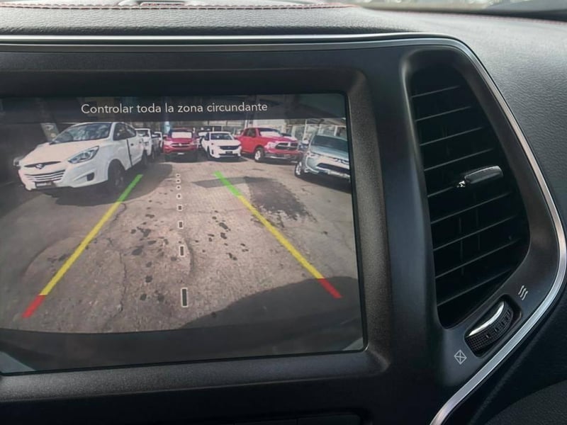 Jeep CHEROKEE 2019 - Imagen 15 de 18