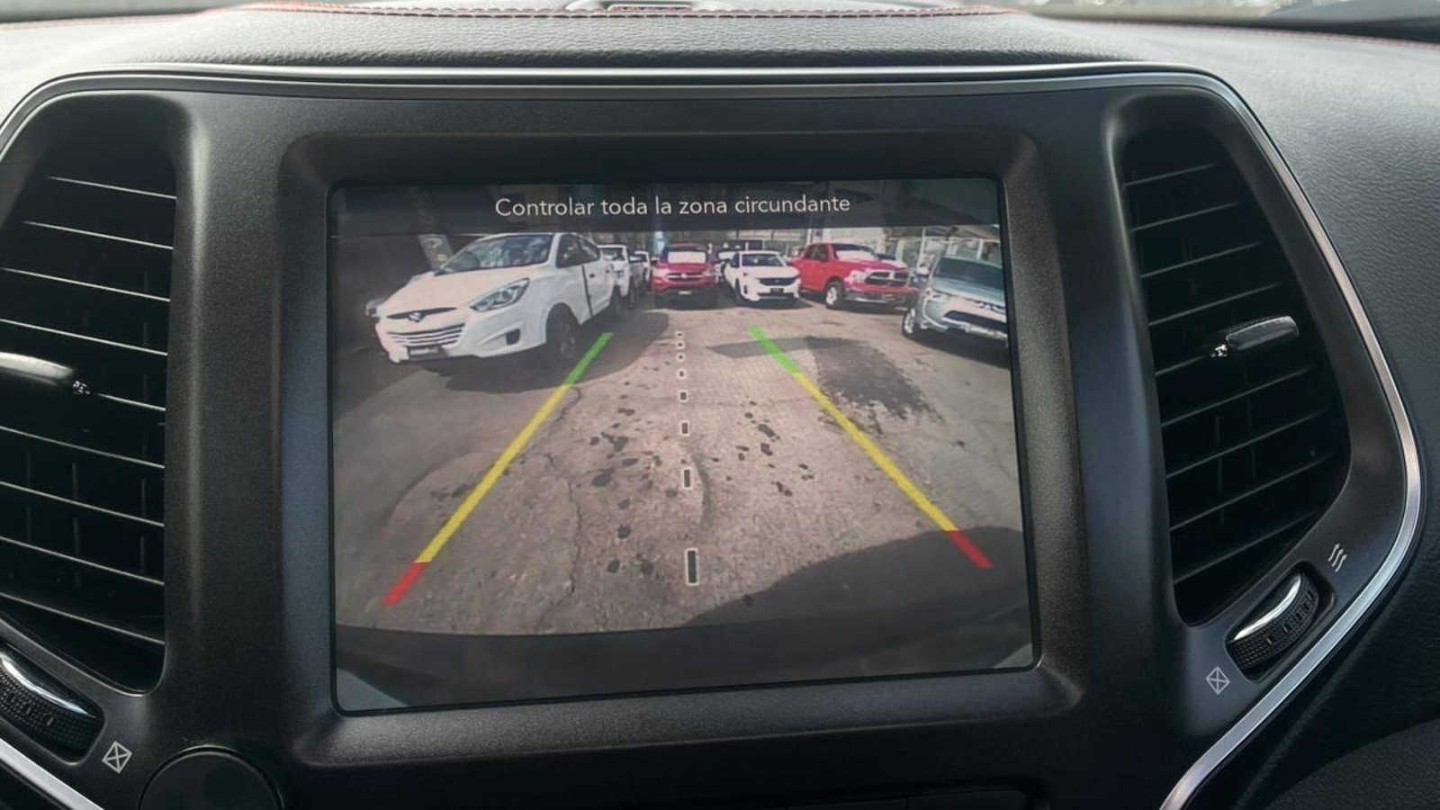 Jeep CHEROKEE TRAILHAWK 4X4 3.2 AUT 2019 - Imagen 15 de 18
