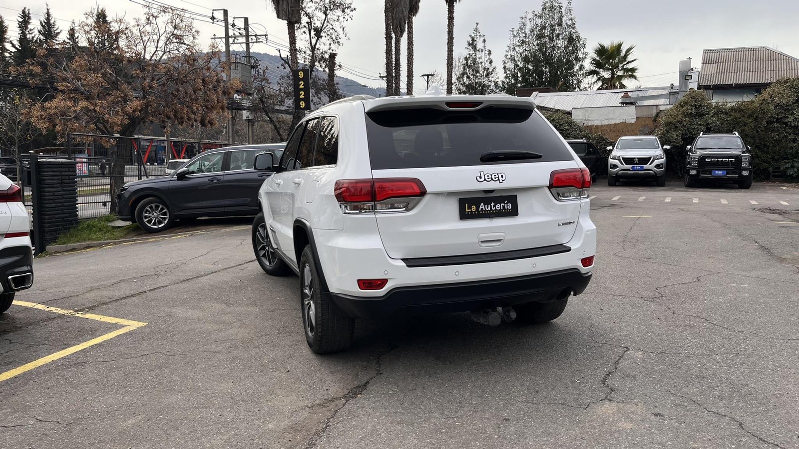 Jeep NEW GRAND CHEROKEE LAREDO 3.6 AUT 2021 - Imagen 3 de 15