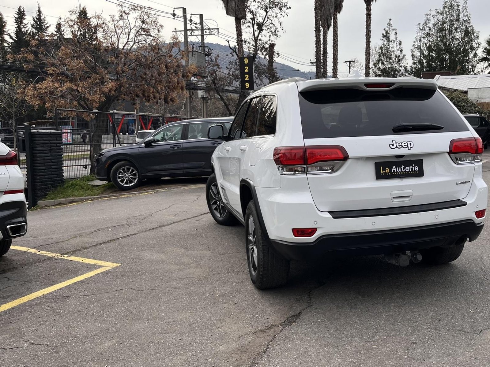 Jeep NEW GRAND CHEROKEE LAREDO 3.6 AUT 2021 - Foto 3 de 15