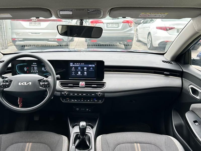 Kia K3 2025 - Imagen 11 de 20