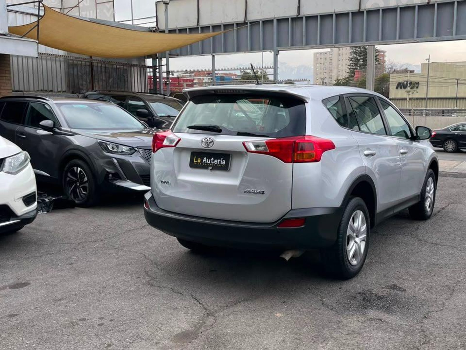 Toyota RAV4 2015 - Foto 4 de 18