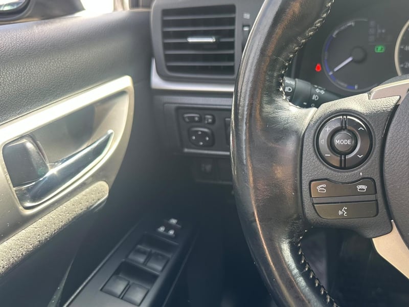 Lexus CT200H 2018 - Imagen 11 de 20