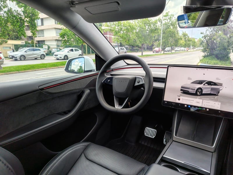 Tesla MODEL Y 2025 - Imagen 16 de 18