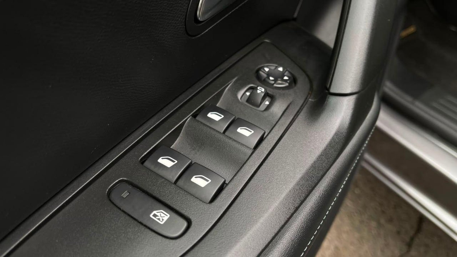 Peugeot 2008 2023 - Imagen 13 de 15