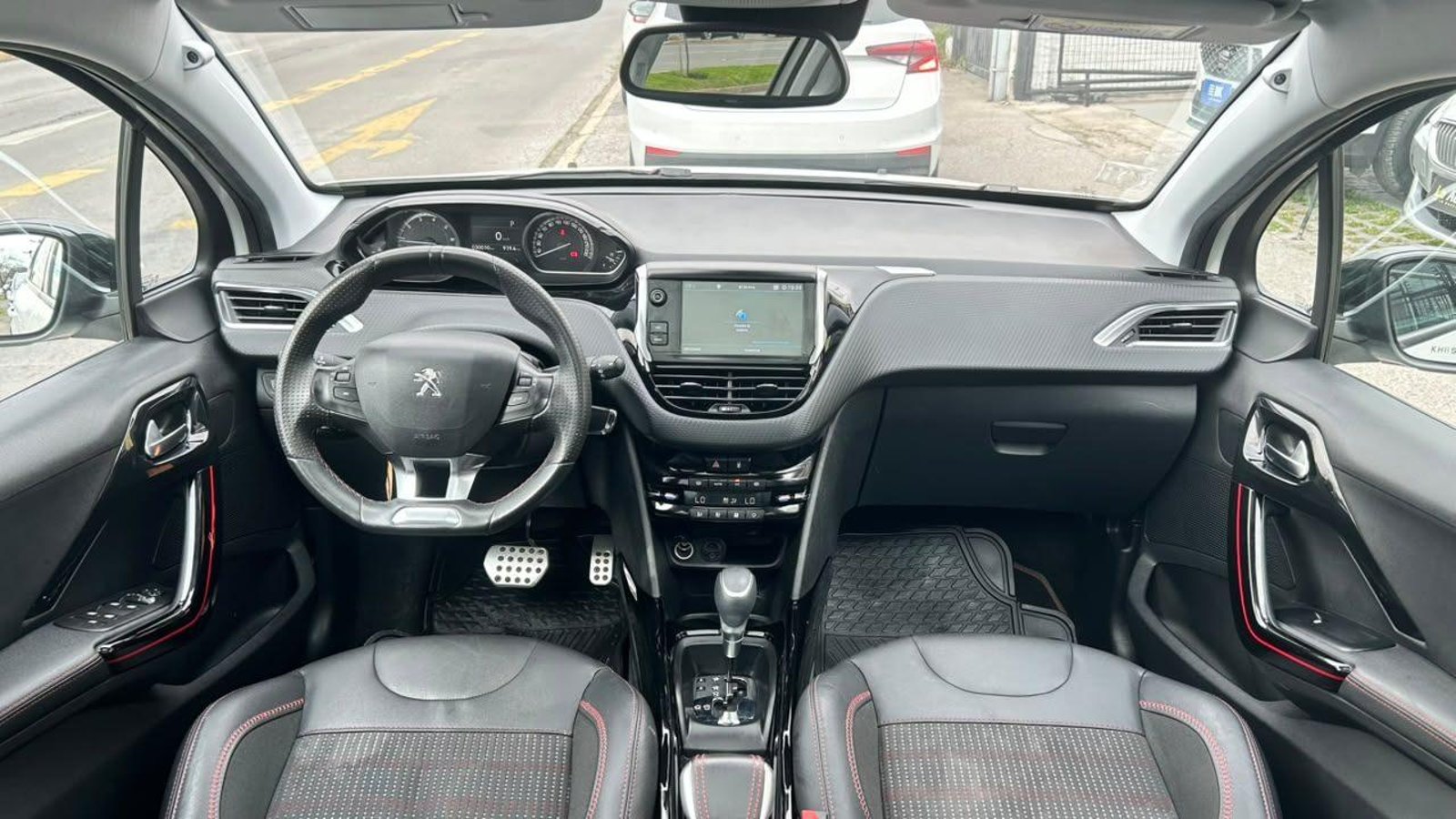 Peugeot 2008 2018 - Imagen 12 de 20
