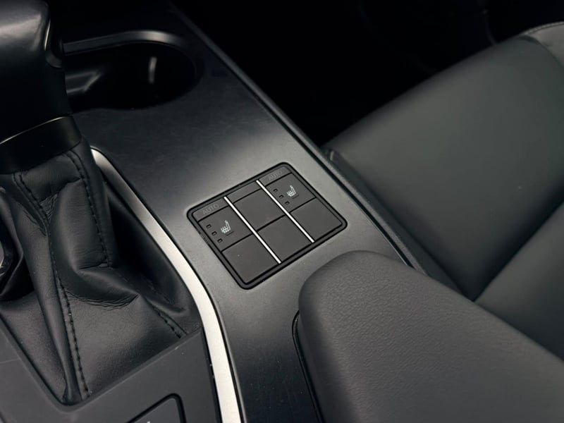 Lexus UX250H HATCH BACK 2.0 AUT 2023 - Imagen 17 de 20