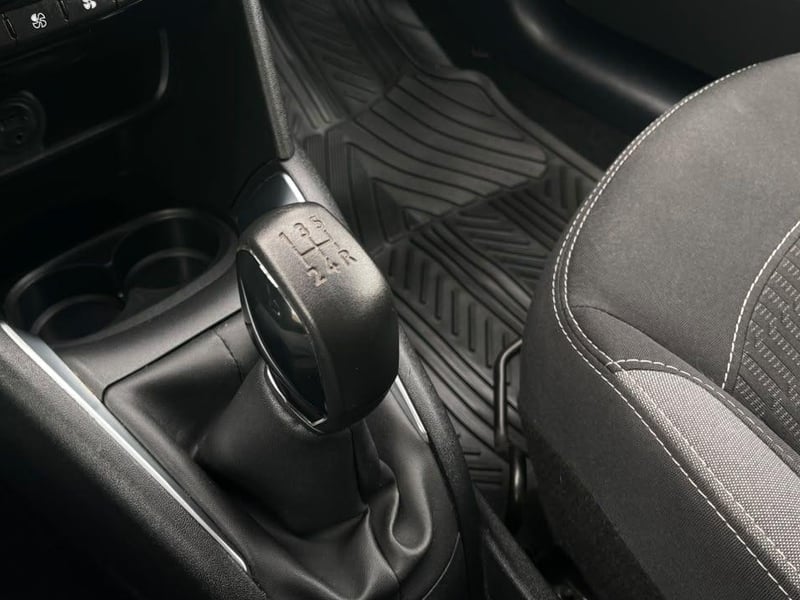 Peugeot 208 2016 - Imagen 14 de 16