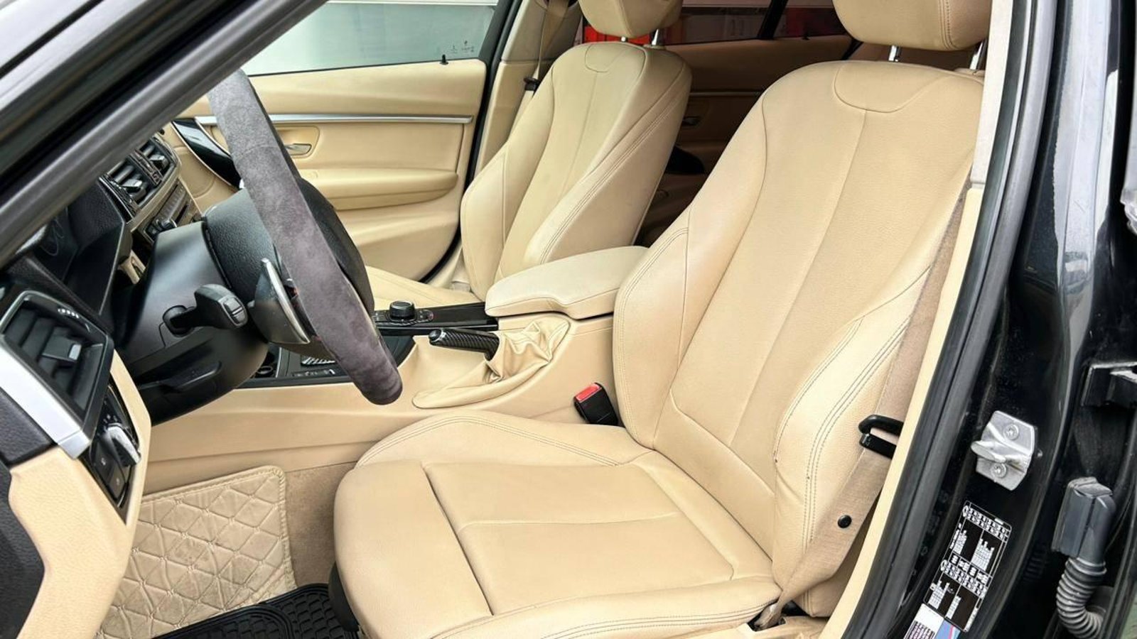 BMW 320i 2017 - Imagen 16 de 20