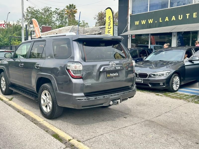 Toyota 4RUNNER 2022 - Imagen 4 de 20
