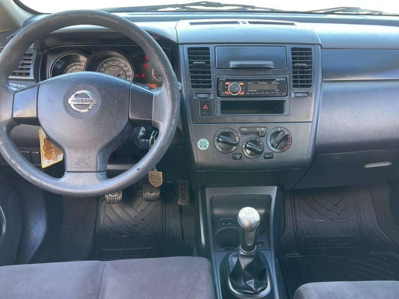 Nissan TIIDA 2012 - Imagen 9 de 15