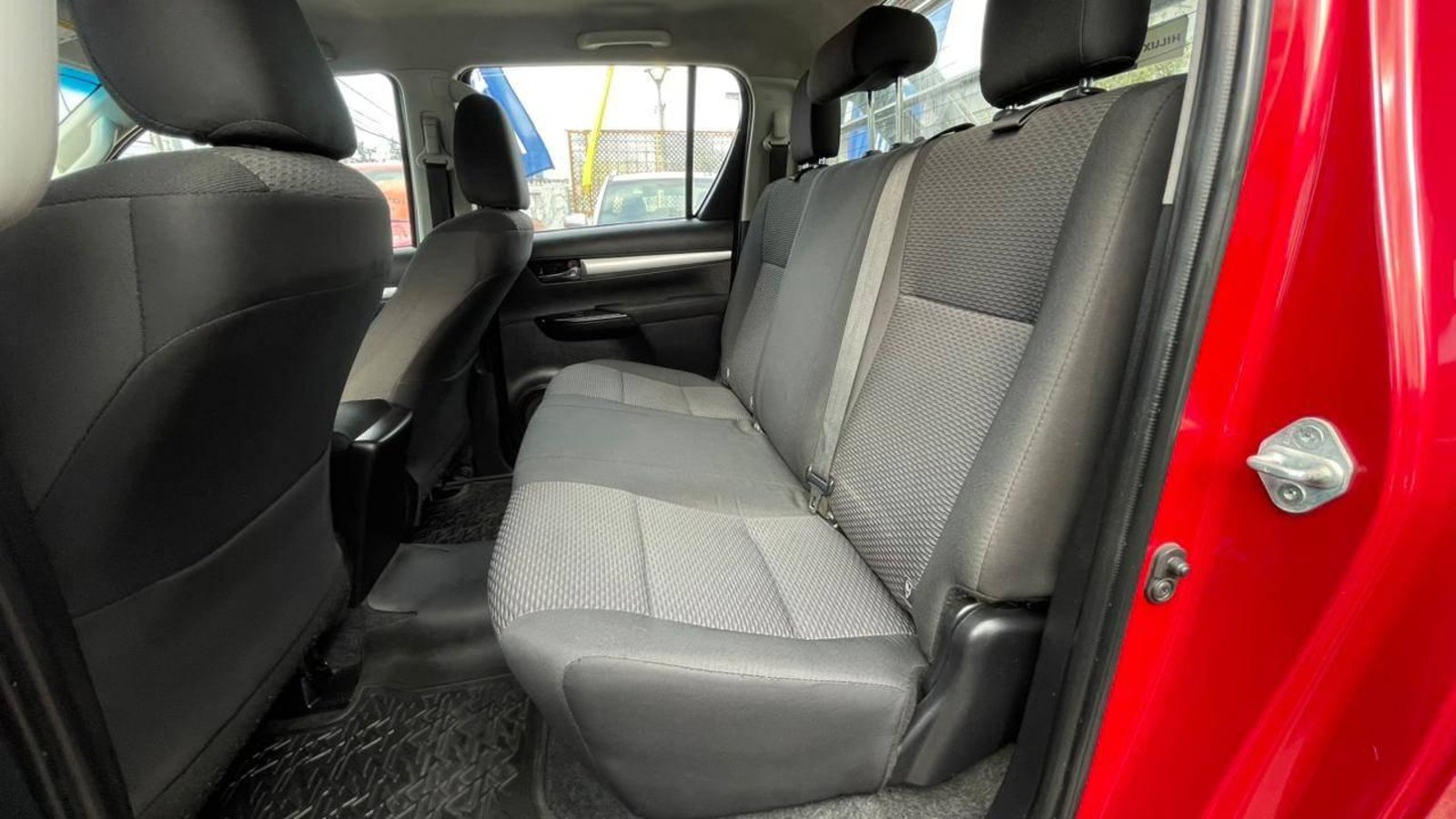 TOYOTA HILUX 2022 - Imagen 7 de 18