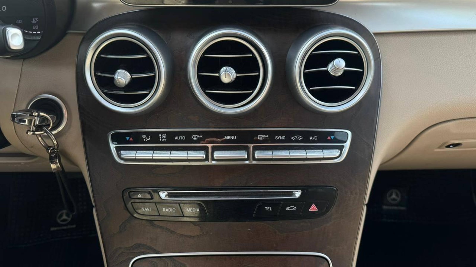 MERCEDES BENZ GLC 220d 2016 - Imagen 15 de 20
