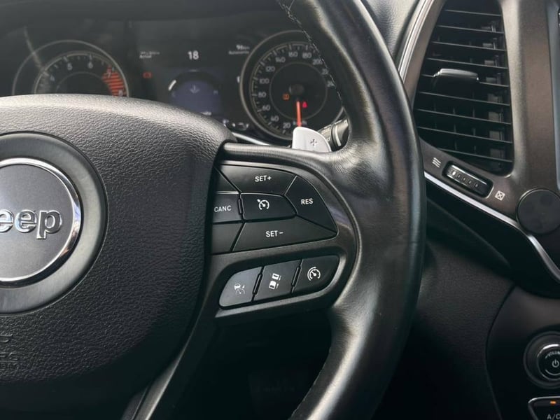 Jeep CHEROKEE 2019 - Imagen 13 de 18