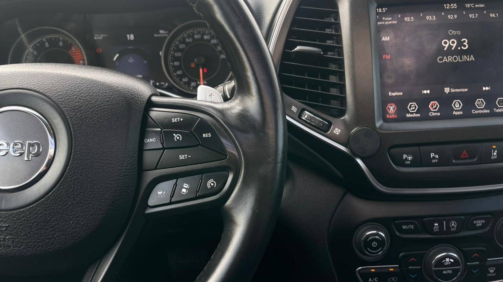 Jeep CHEROKEE TRAILHAWK 4X4 3.2 AUT 2019 - Imagen 13 de 18