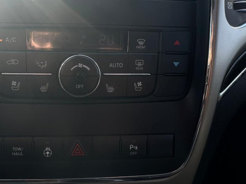 Jeep GRAND CHEROKEE 2012 - Imagen 17 de 20