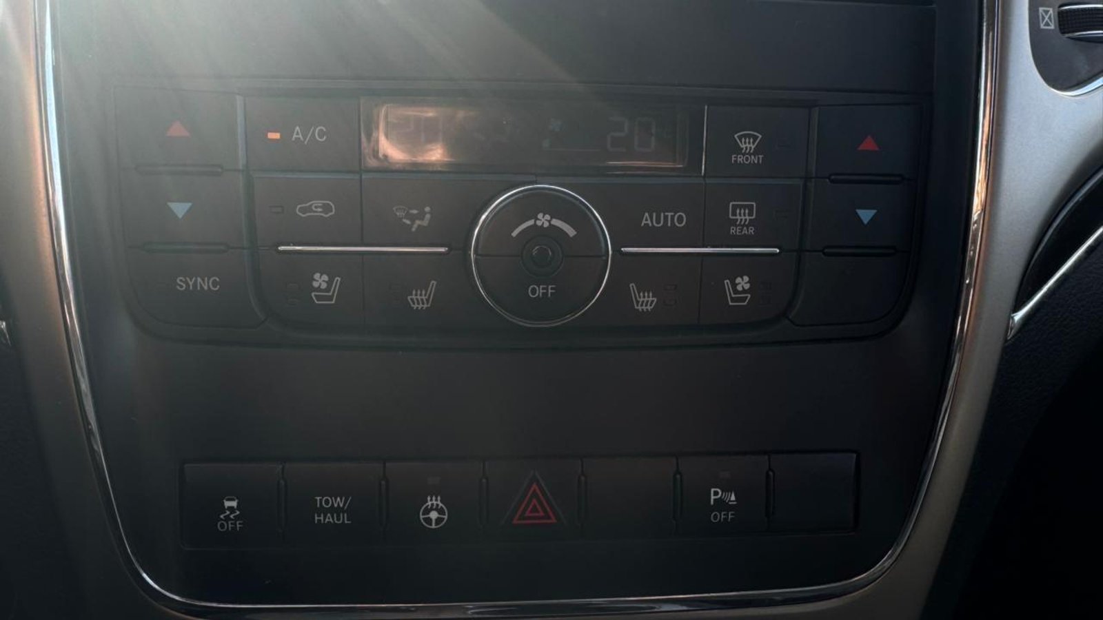 Jeep GRAND CHEROKEE 2012 - Imagen 17 de 20