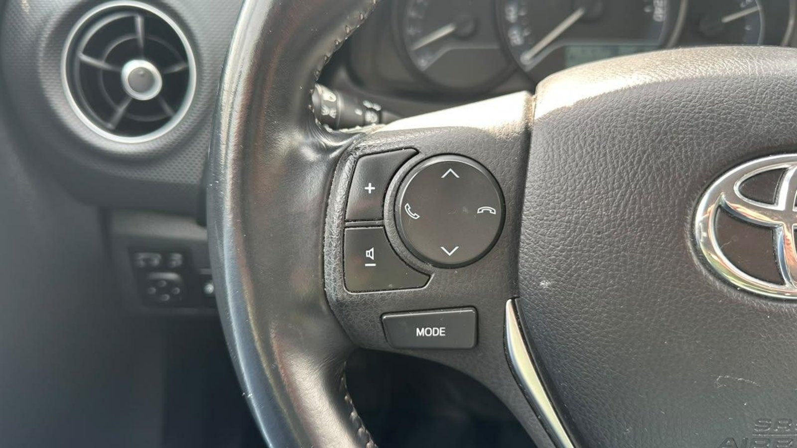 Toyota AURIS HATCH BACK 1.6 AUT 2019 - Imagen 15 de 19