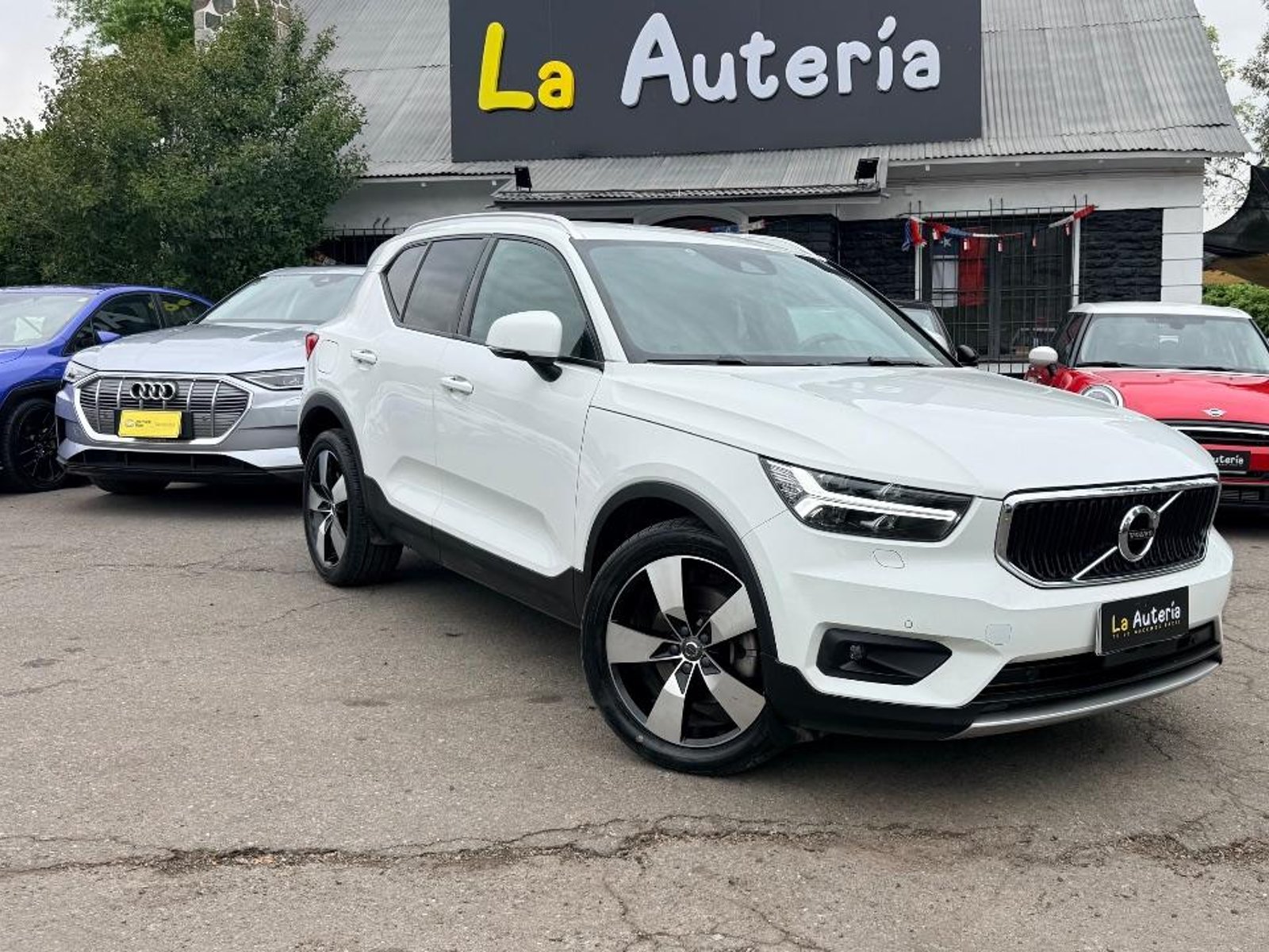 Volvo XC40 2021 - Foto 2 de 20