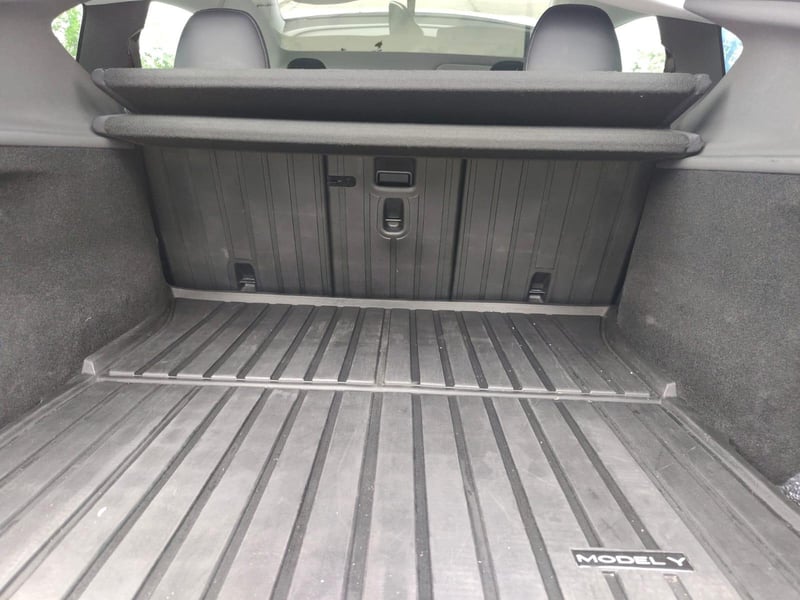 Tesla MODEL Y 2025 - Imagen 6 de 18
