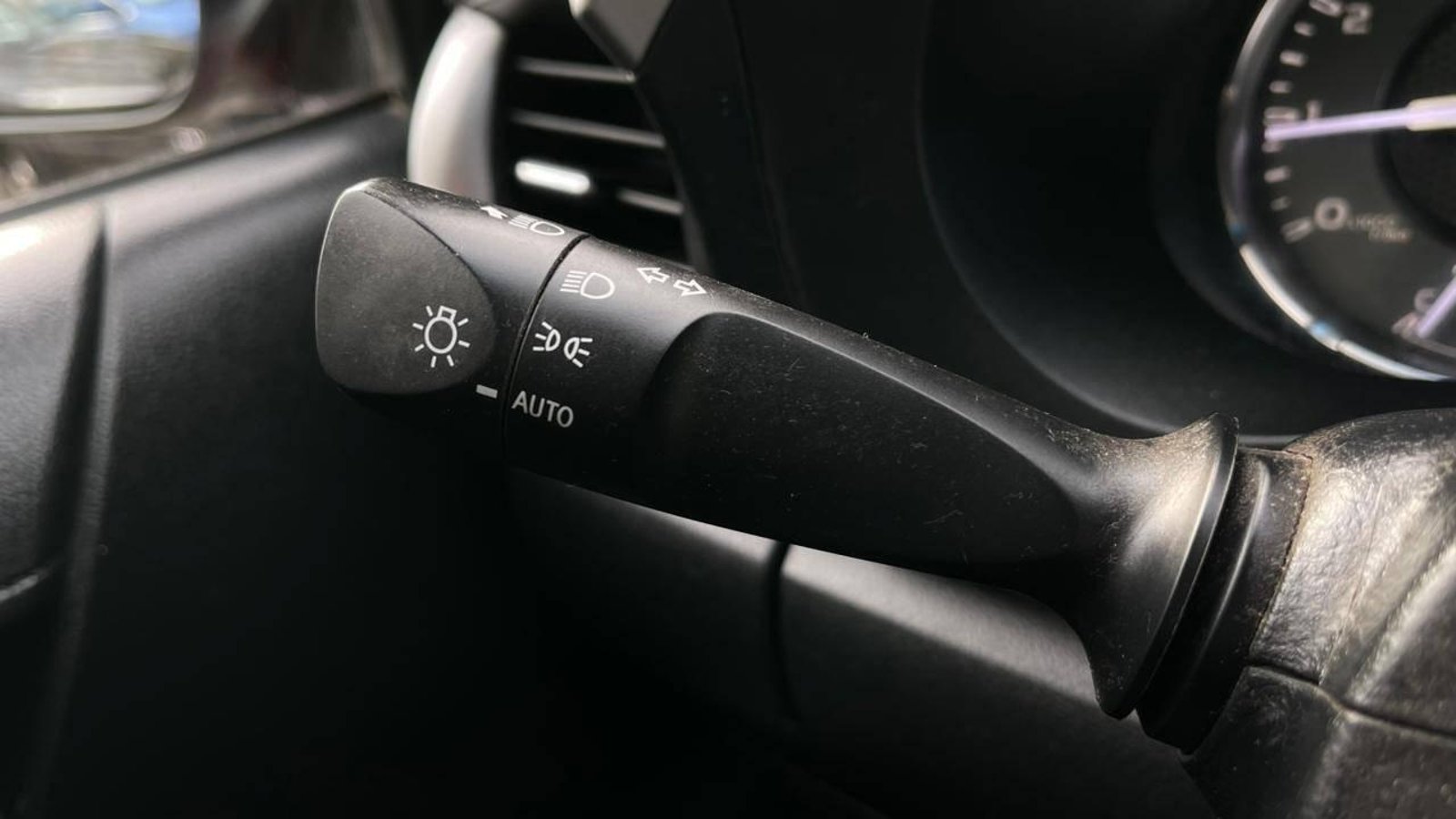 TOYOTA HILUX 2022 - Imagen 17 de 18