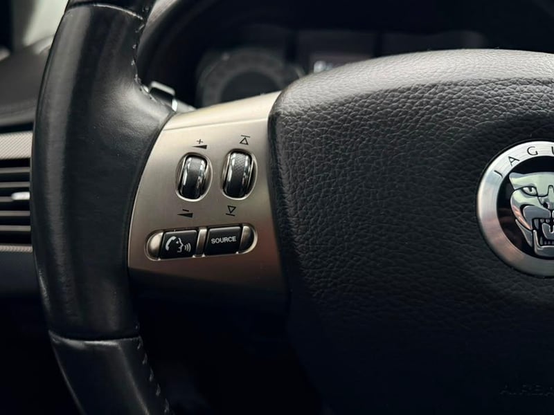 Jaguar XF R 2010 - Imagen 18 de 20
