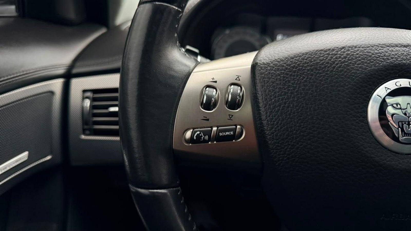 Jaguar XF R 2010 - Imagen 18 de 20