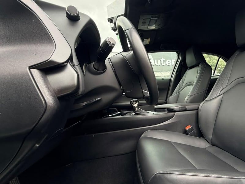 Lexus UX250H HATCH BACK 2.0 AUT 2023 - Imagen 6 de 20