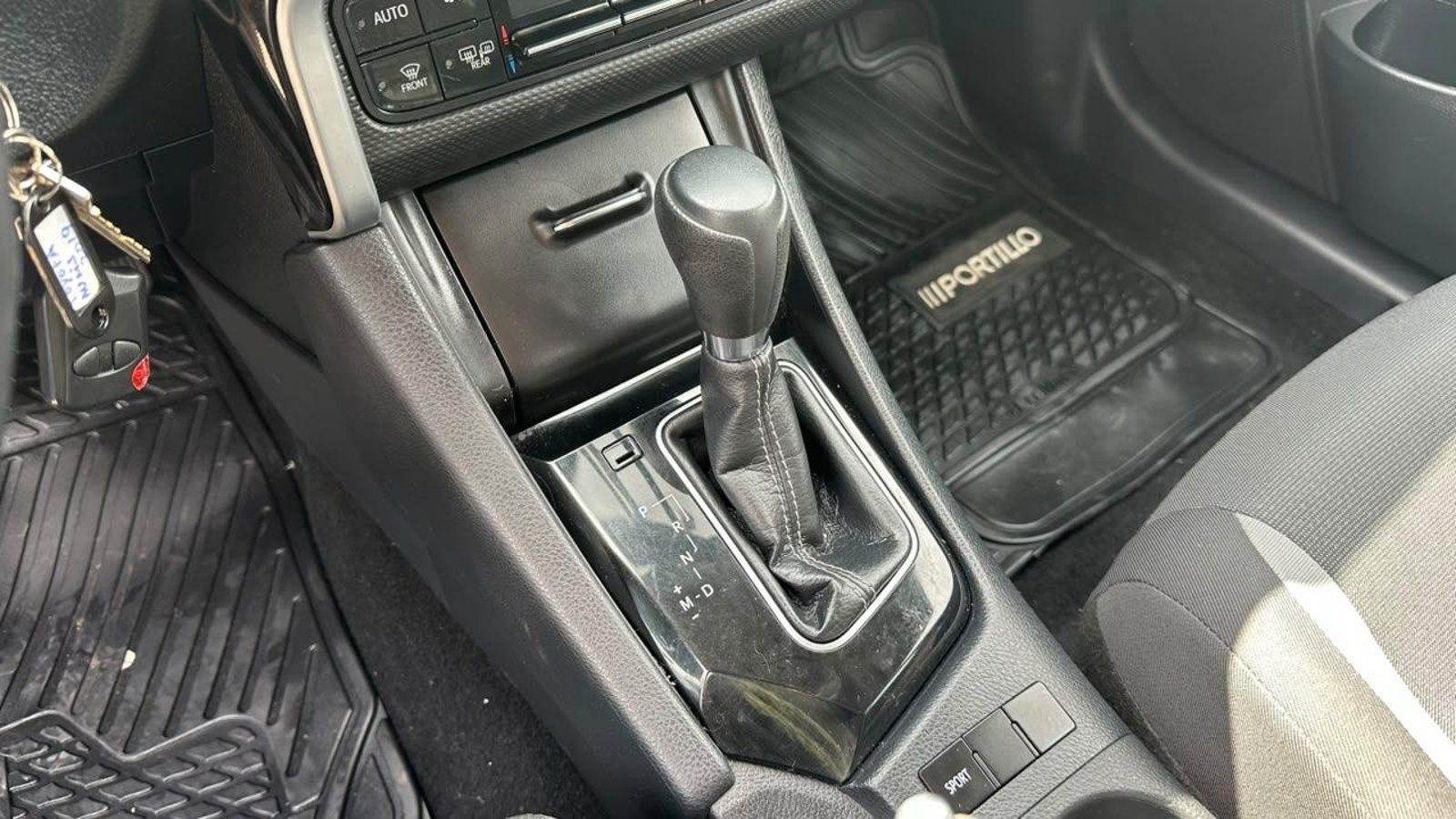 Toyota AURIS HATCH BACK 1.6 AUT 2019 - Imagen 8 de 19